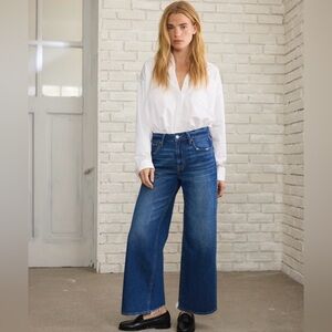 AE Strigid Super High-Waisted Baggy Wide Leg Jeans Size 18